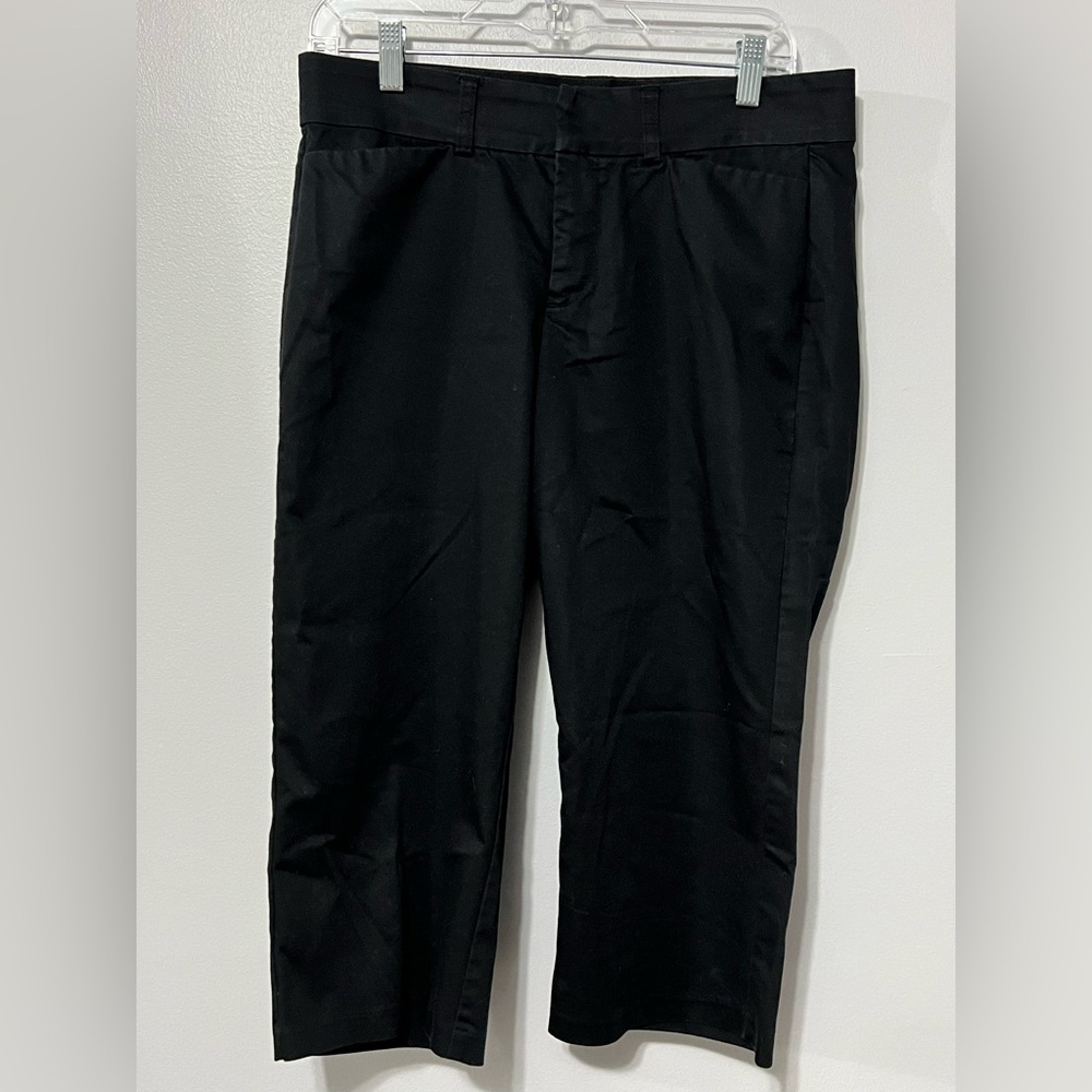 Dockers Women’s Black Capri 10
